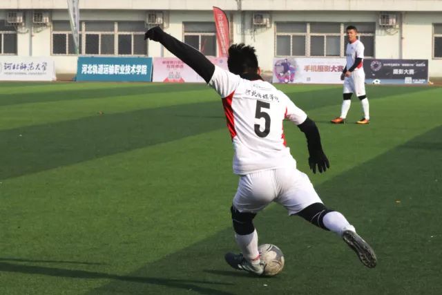 新援到位！广州队签下巴里-布朗 1米91双能卫