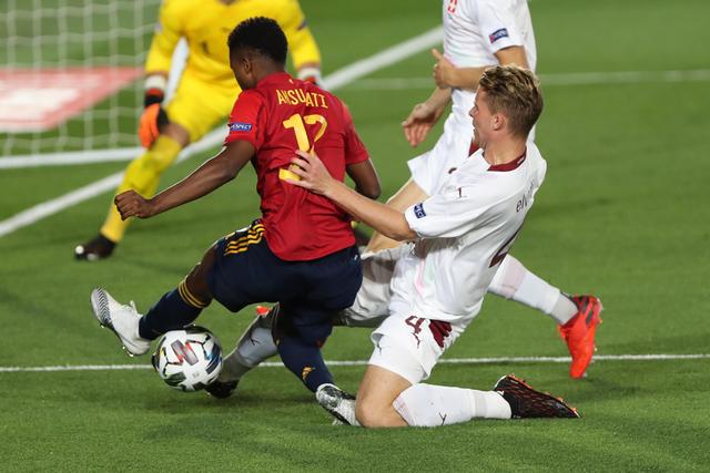 浓眉40+16詹姆斯18+8+8 湖人终结灰熊4连胜